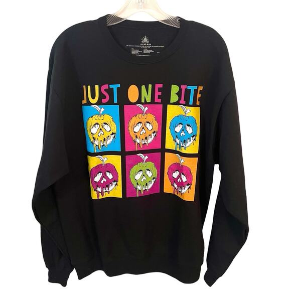 Disney Parks Halloween Snow White Sweatshirt NWT Adult Medium Just One Bite - Picture 1 of 12